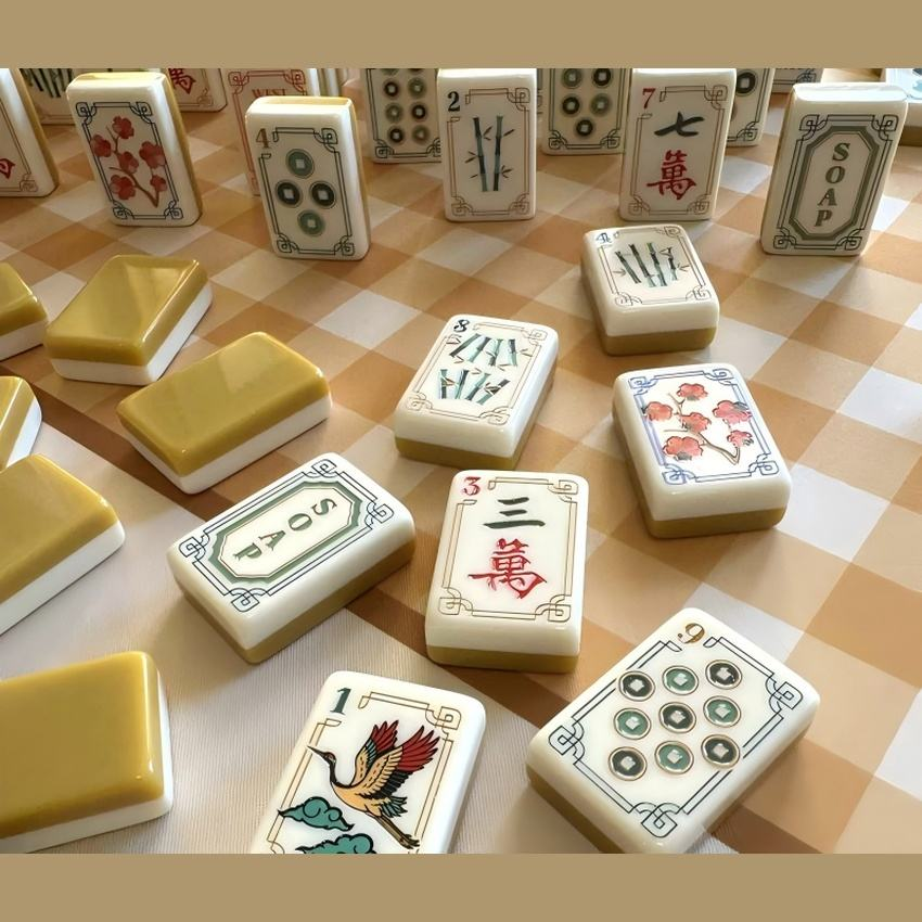 Double-Layer Golden 160pcs Acrylic Luxury Modern Portable Hand-Rubbed Mahjong Tiles Classic Design Durable Water Resistant