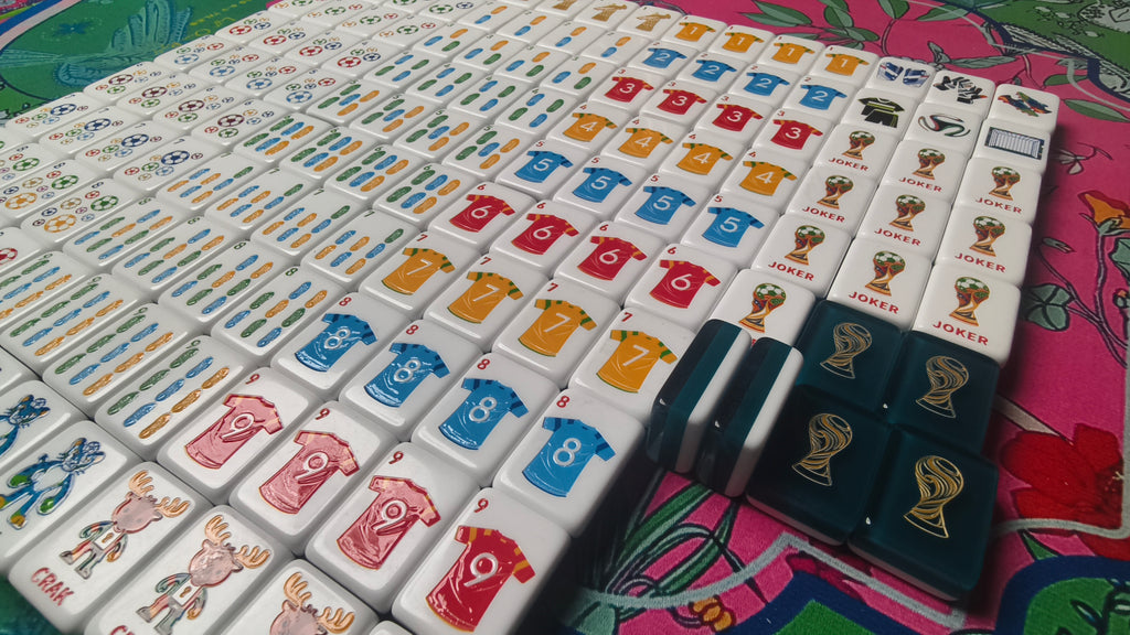 Bespoke Artisan Soccer Theme American Mahjong Set Luxury Acrylic 160 Tiles World Cup Collection Mahjong for Players